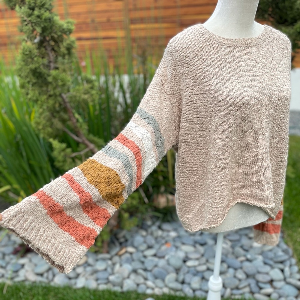 O’Neill oatmeal sweater striped sleeves size M
